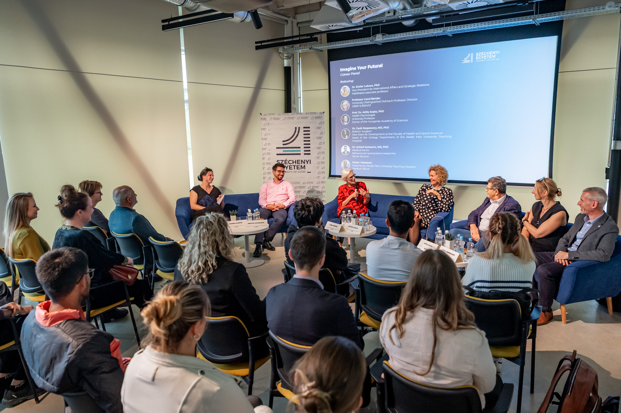 podiumbeszelgetes (1).jpg